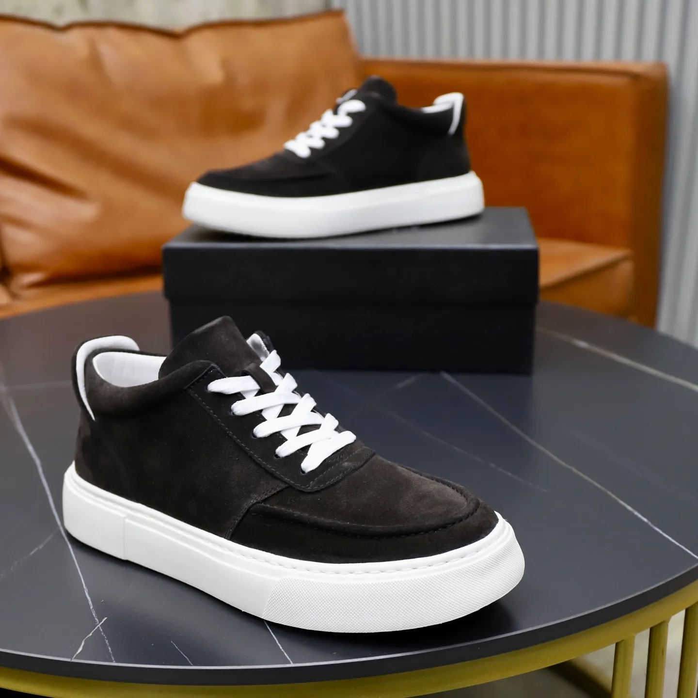 Ex-factory price: 460💰🙅‍♂️🙅‍♂️🙅‍♂️ Brand: PRADA Standard code: 38–44 (45 can be customized) Grade: Same as the official website Material: Original cowhide fabric Comfortable pigskin lining Lightweight wear-resistant outsole Style category: Men's fashionable casual shoes and boots Running sneakers Distinguished luxury brand elements Top luxury Color: actual picture color